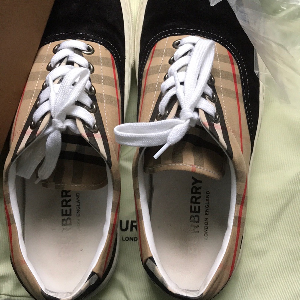 Burberry Shoes - Picture 3 of 3